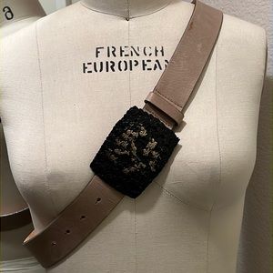 VINTAGE heavy metal SKULL on SKULLS belt buckle with taupe LEATHER strap